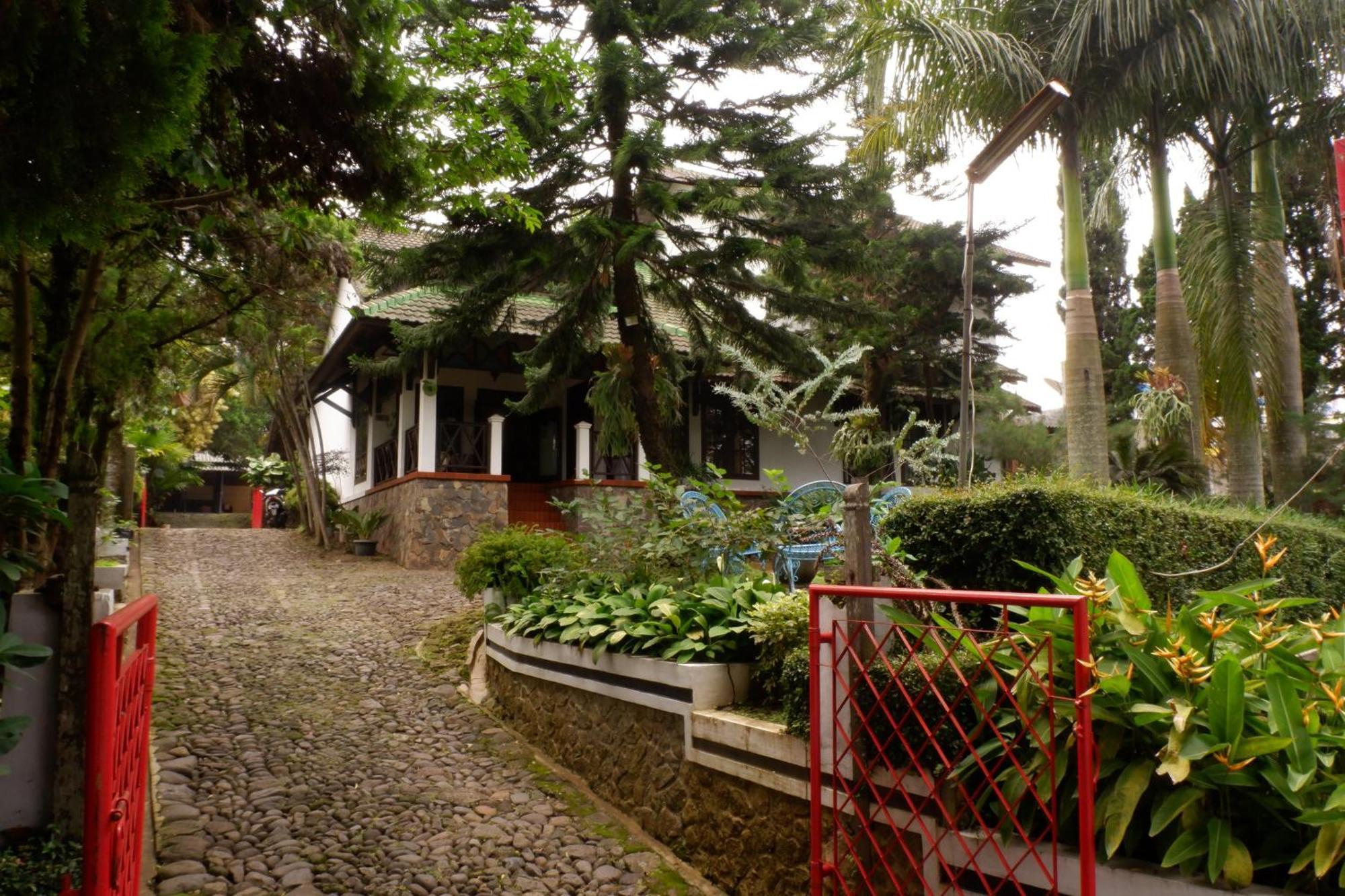 Cemara'S Homestay Batu  Eksteriør bilde